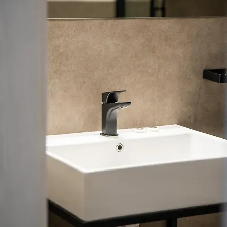 Ind.u Ξενοδοχείο με διαμερίσματα 3*